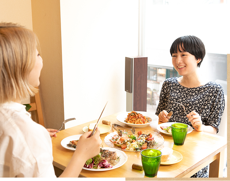 ランチ女性イメージ